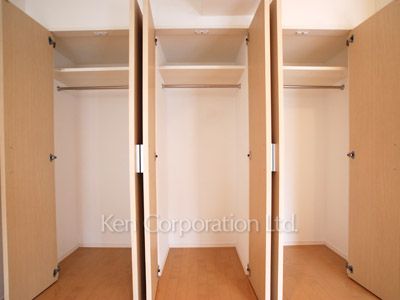Closet ※Photo of the same layout on 4 floor. Decoration and fixture may differ.