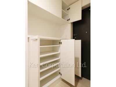 Shoes Closet ※Photo of the same layout on 3 floor. Decoration and fixture may differ.