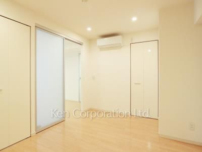 Bedroom ※Photo of the same layout on 3 floor. Decoration and fixture may differ.