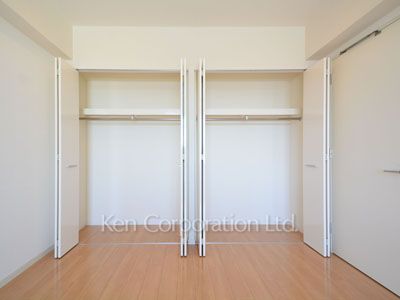 Closet ※Photo of the same layout on 8 floor. Decoration and fixture may differ.
