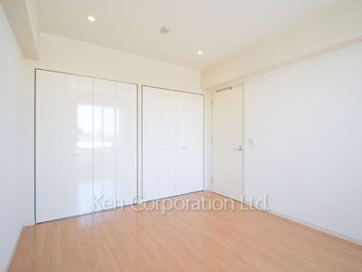 Bedroom ※Photo of the same layout on 8 floor. Decoration and fixture may differ.