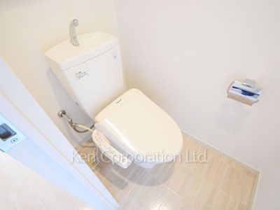 Lavatory ※Photo of the same layout on 8 floor. Decoration and fixture may differ.