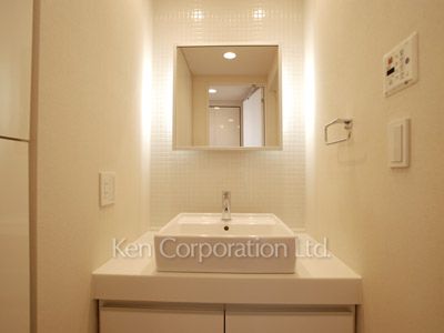 Powder Room ※Photo of the same layout on 7 floor. Decoration and fixture may differ.