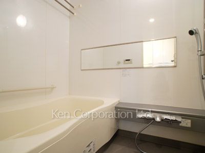 Bath ※Photo of the same layout on 7 floor. Decoration and fixture may differ.