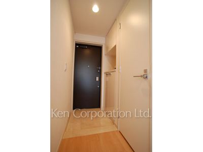 Entrance ※Photo of the same layout on 7 floor. Decoration and fixture may differ.