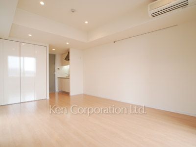 Living-Dining ※Photo of the same layout on 7 floor. Decoration and fixture may differ.