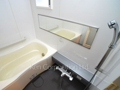 Bath ※Photo of the same layout on 7 floor. Decoration and fixture may differ.