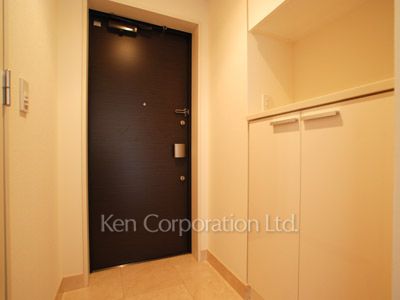 Entrance ※Photo of the same layout on 7 floor. Decoration and fixture may differ.