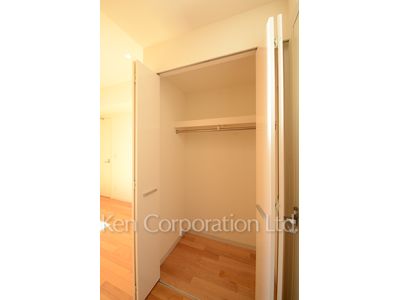 Closet ※Photo of the same layout on 11 floor. Decoration and fixture may differ.