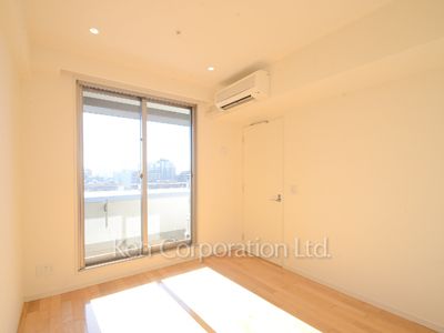 Bedroom ※Photo of the same layout on 11 floor. Decoration and fixture may differ.