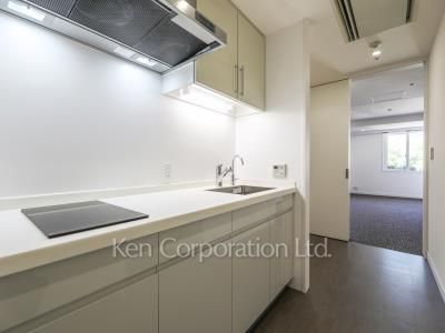 Kitchen ※Photo of the same layout on 6 floor. Decoration and fixture may differ.