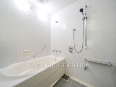 Powder Room ※Photo of the same layout on 7 floor. Decoration and fixture may differ.