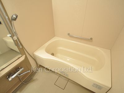 Bath ※Photo of the same layout on 6 floor. Decoration and fixture may differ.
