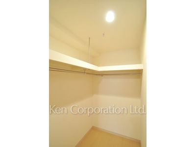 Closet ※Photo of the same layout on 6 floor. Decoration and fixture may differ.