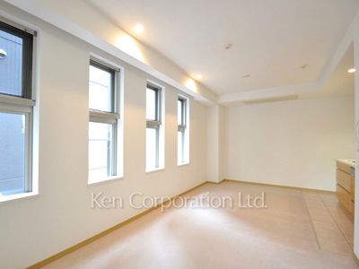 Living-Dining ※Photo of the same layout on 4 floor. Decoration and fixture may differ.