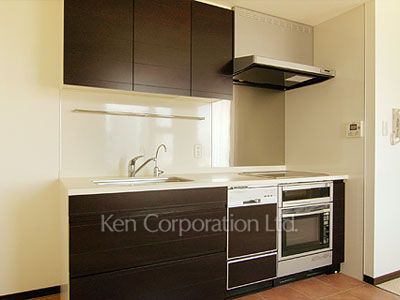 Kitchen ※Photo of the same layout on 19 floor. Decoration and fixture may differ.