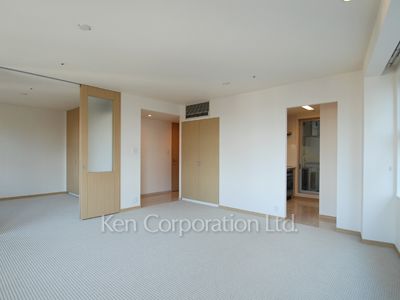 Living-Dining ※Photo of the same layout on 11 floor. Decoration and fixture may differ.