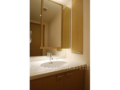 Powder Room ※Photo of the same layout on 11 floor. Decoration and fixture may differ.