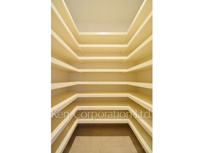 Closet ※Photo of the same layout on 12 floor. Decoration and fixture may differ.