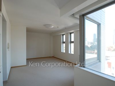 Living-Dining ※Photo of the same layout on 9 floor. Decoration and fixture may differ.