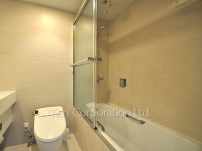 Bath ※Photo of the same layout on 12 floor. Decoration and fixture may differ.