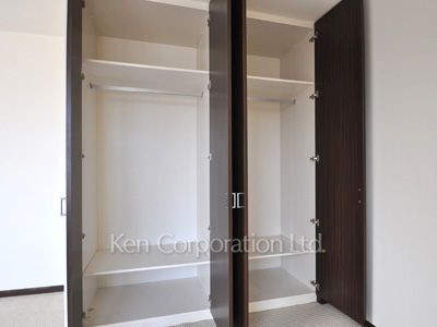 Closet ※Photo of the same layout on 12 floor. Decoration and fixture may differ.