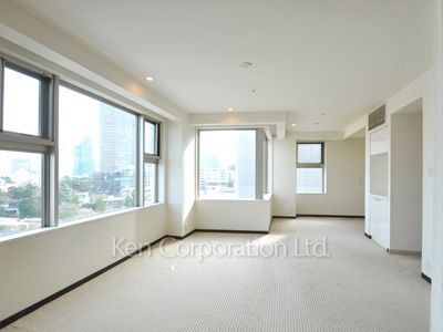 Living-Dining ※Photo of the same layout on 12 floor. Decoration and fixture may differ.