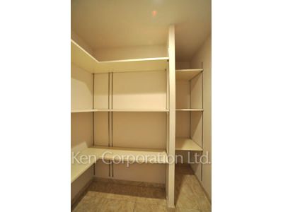 Storage ※Photo of the same layout on 3 floor. Decoration and fixture may differ.