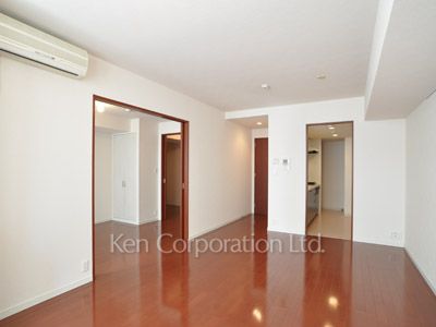 Living-Dining ※Photo of the same layout on 3 floor. Decoration and fixture may differ.