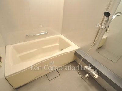 Bath ※Photo of the same layout on 3 floor. Decoration and fixture may differ.