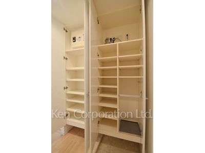 Shoes Closet