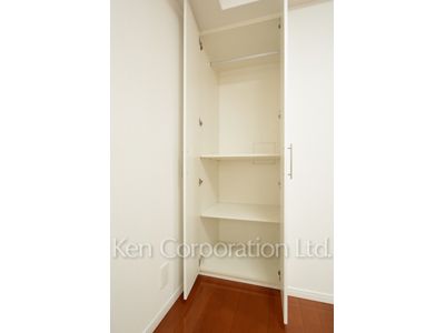 Closet ※Photo of the same layout on 3 floor. Decoration and fixture may differ.