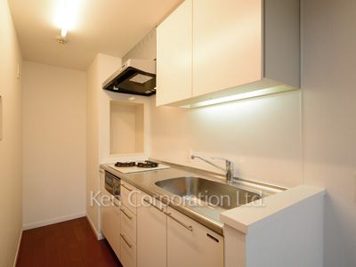 Kitchen ※Photo of the same layout on 3 floor. Decoration and fixture may differ.