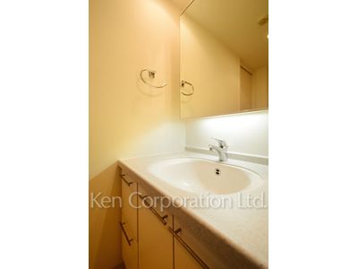 Powder Room ※Photo of the same layout on 3 floor. Decoration and fixture may differ.