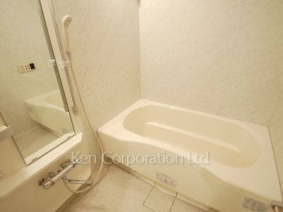 Bath ※Photo of the same layout on 7 floor. Decoration and fixture may differ.