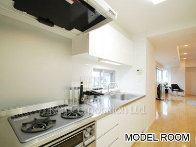 Kitchen ※Photo of the same layout on 14 floor. Decoration and fixture may differ.