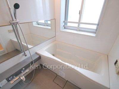 Bath ※Photo of the same layout on 14 floor. Decoration and fixture may differ.