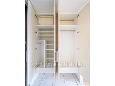 Shoes Closet