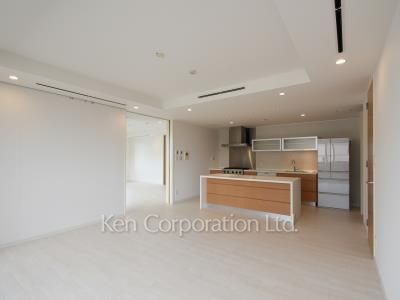 Kitchen ＆ Family Room