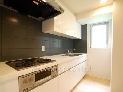 Kitchen ※Photo of the same layout on 1 floor. Decoration and fixture may differ.