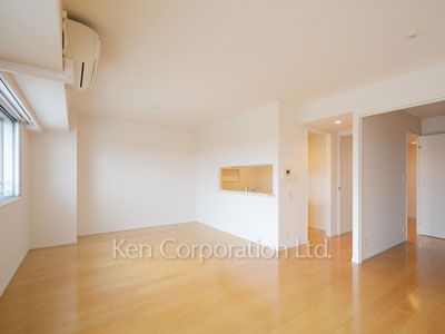 Living-Dining ※Photo of the same layout on 7 floor. Decoration and fixture may differ.