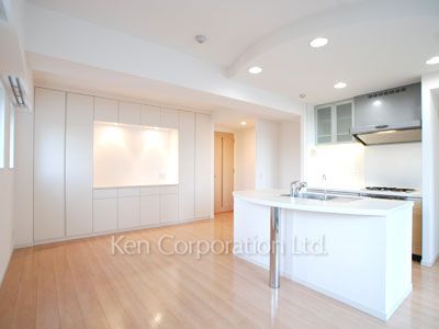 Living-Dining ※Photo of the same layout on 11 floor. Decoration and fixture may differ.