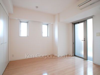 Bedroom ※Photo of the same layout on 11 floor. Decoration and fixture may differ.