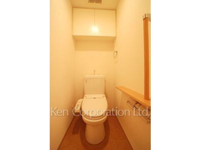 Lavatory ※Photo of the same layout on 11 floor. Decoration and fixture may differ.