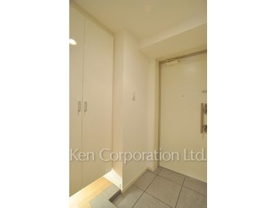 Entrance ※Photo of the same layout on 7 floor. Decoration and fixture may differ.