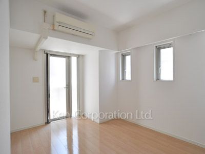 Bedroom ※Photo of the same layout on 7 floor. Decoration and fixture may differ.