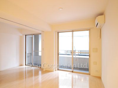 Living-Dining ※Photo of the same layout on 2 floor. Decoration and fixture may differ.