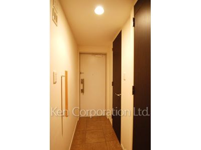 Entrance ※Photo of the same layout on 2 floor. Decoration and fixture may differ.