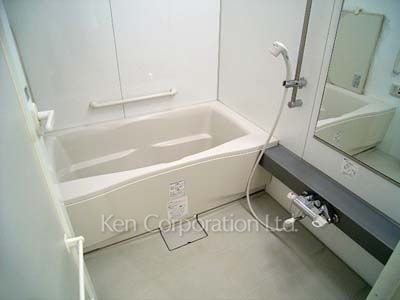 Bath ※Photo of the same layout on 24 floor. Decoration and fixture may differ.