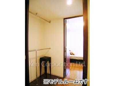 Closet ※Photo of the same layout on 24 floor. Decoration and fixture may differ.